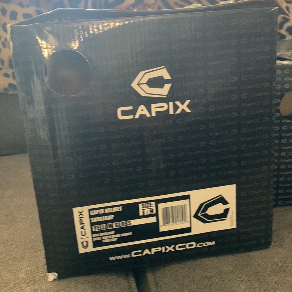 Capix yellow helmet brand new with padding - Picture 6 of 6